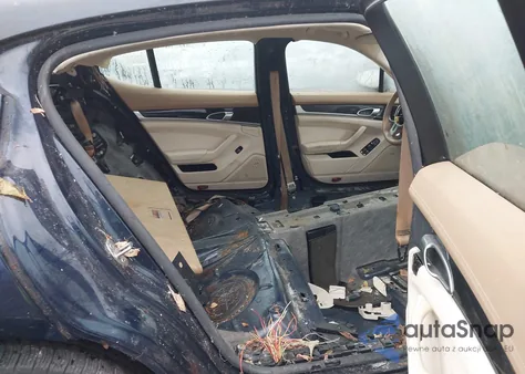 2016 Porsche Panamera 2/4/4 Edition/Edition from USA, damaged, VIN WP0AA2A74GL004425